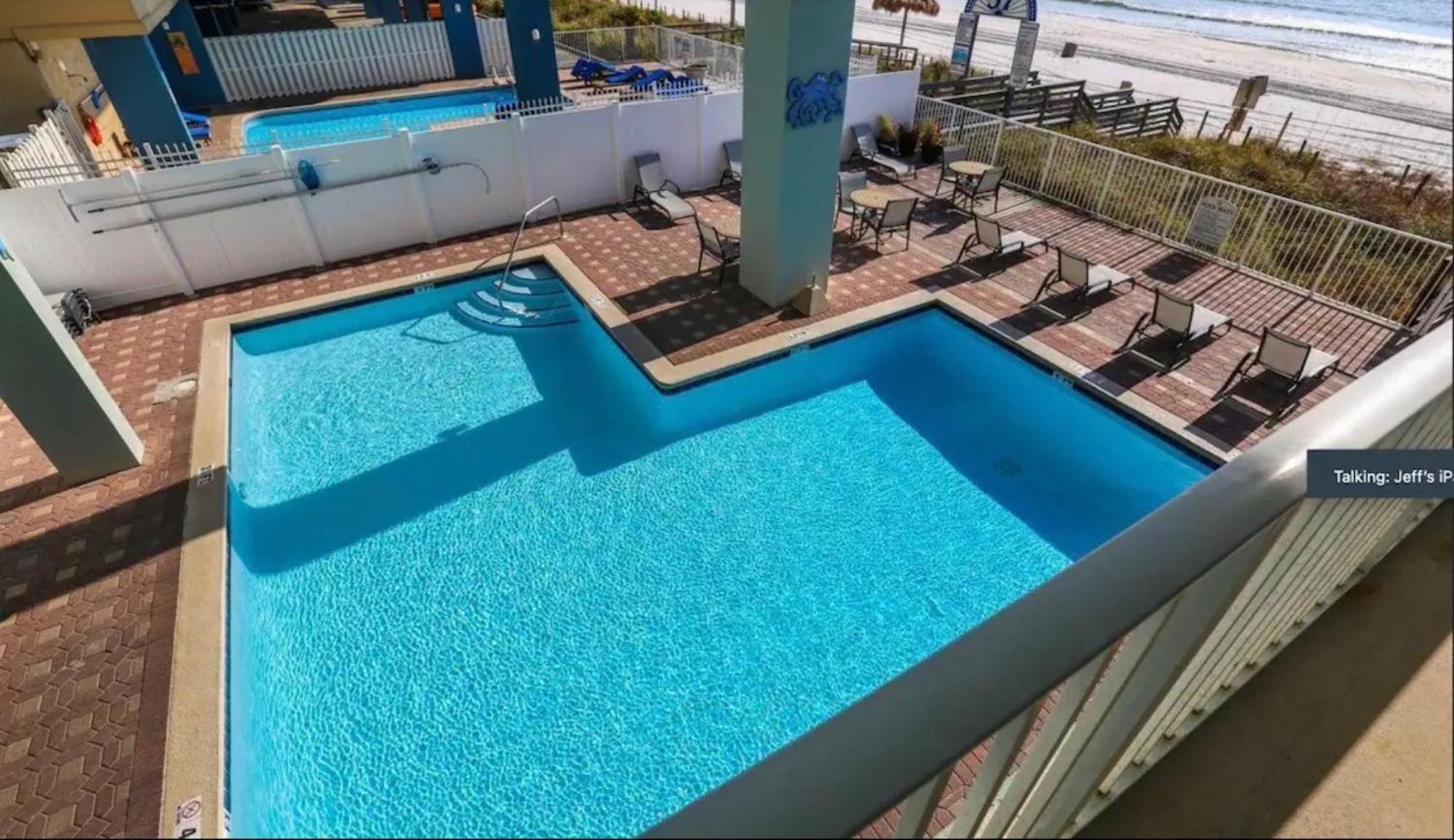Gulf-front Corner Unit! Stunning Coastline Views! *